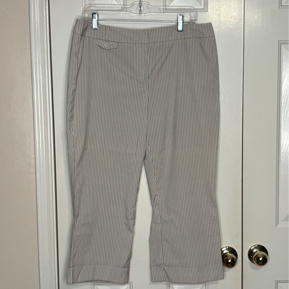 New York & Company Stretch Capri Pants Women's 14 Cream Black Pinstripe Cropped